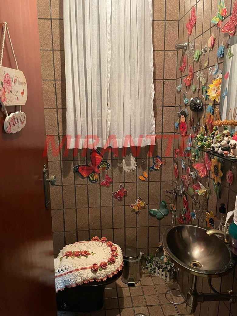 Sobrado de 303m² com 3 quartos em Bortolândia