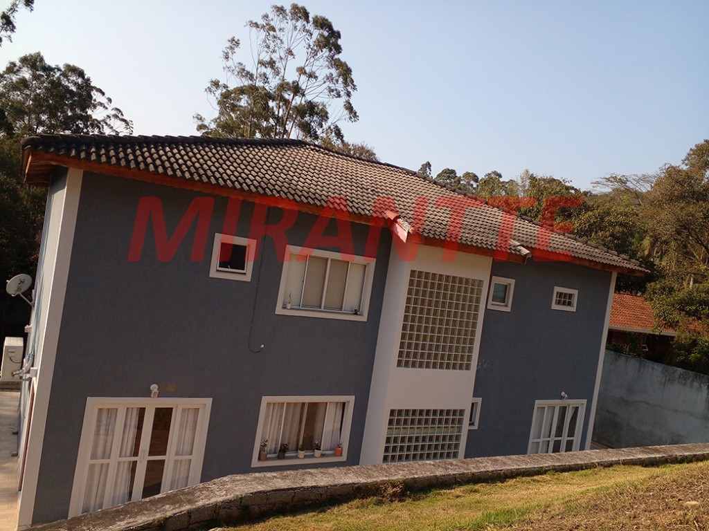 Sobrado de 270m² com 3 quartos em Caieras