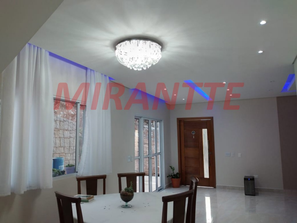 Sobrado de 270m² com 3 quartos em Caieras