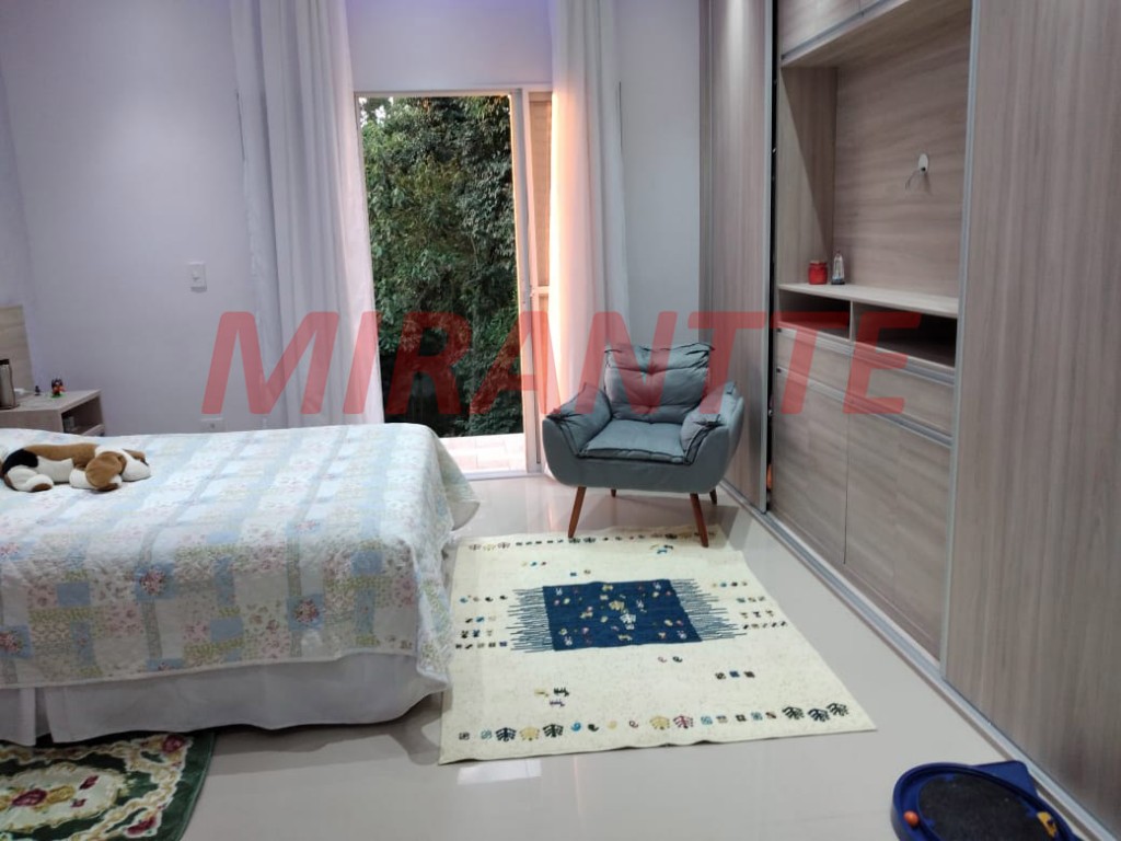 Sobrado de 270m² com 3 quartos em Caieras
