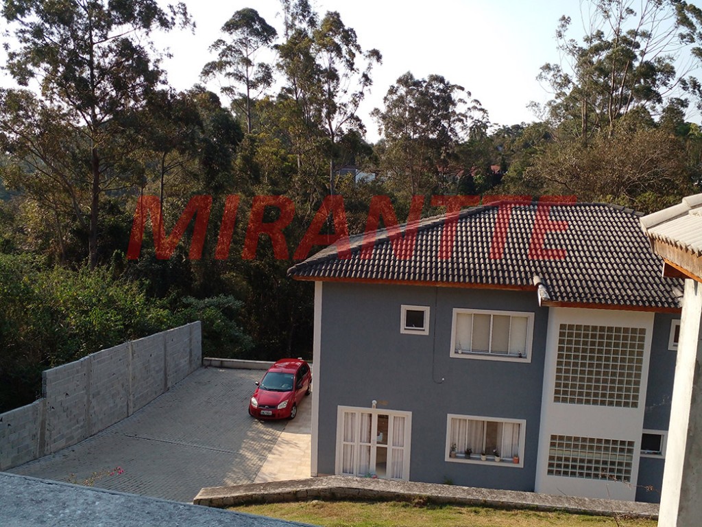 Sobrado de 270m² com 3 quartos em Caieras