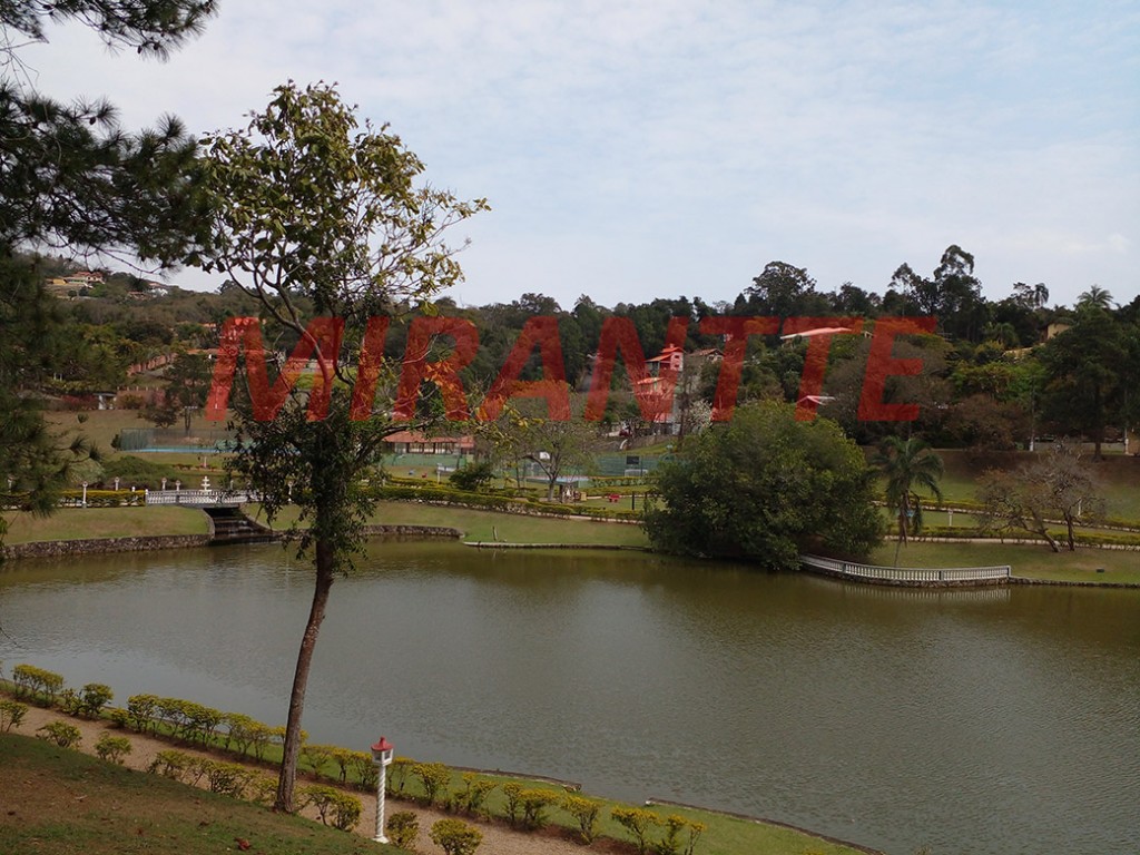 Sobrado de 270m² com 3 quartos em Caieras