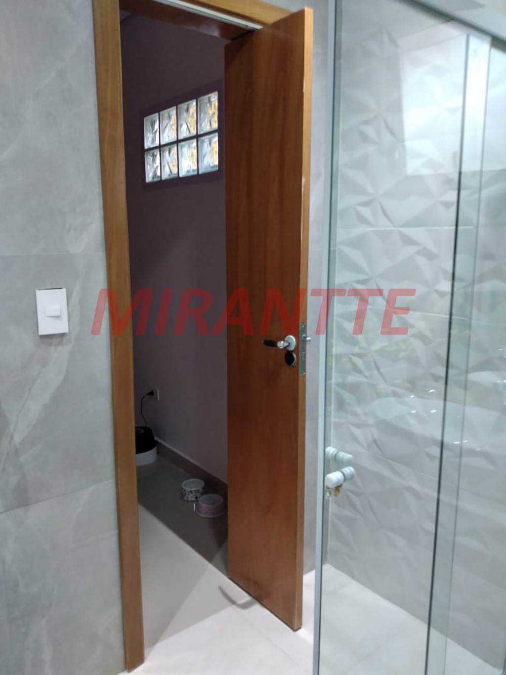 Sobrado de 270m² com 3 quartos em Caieras