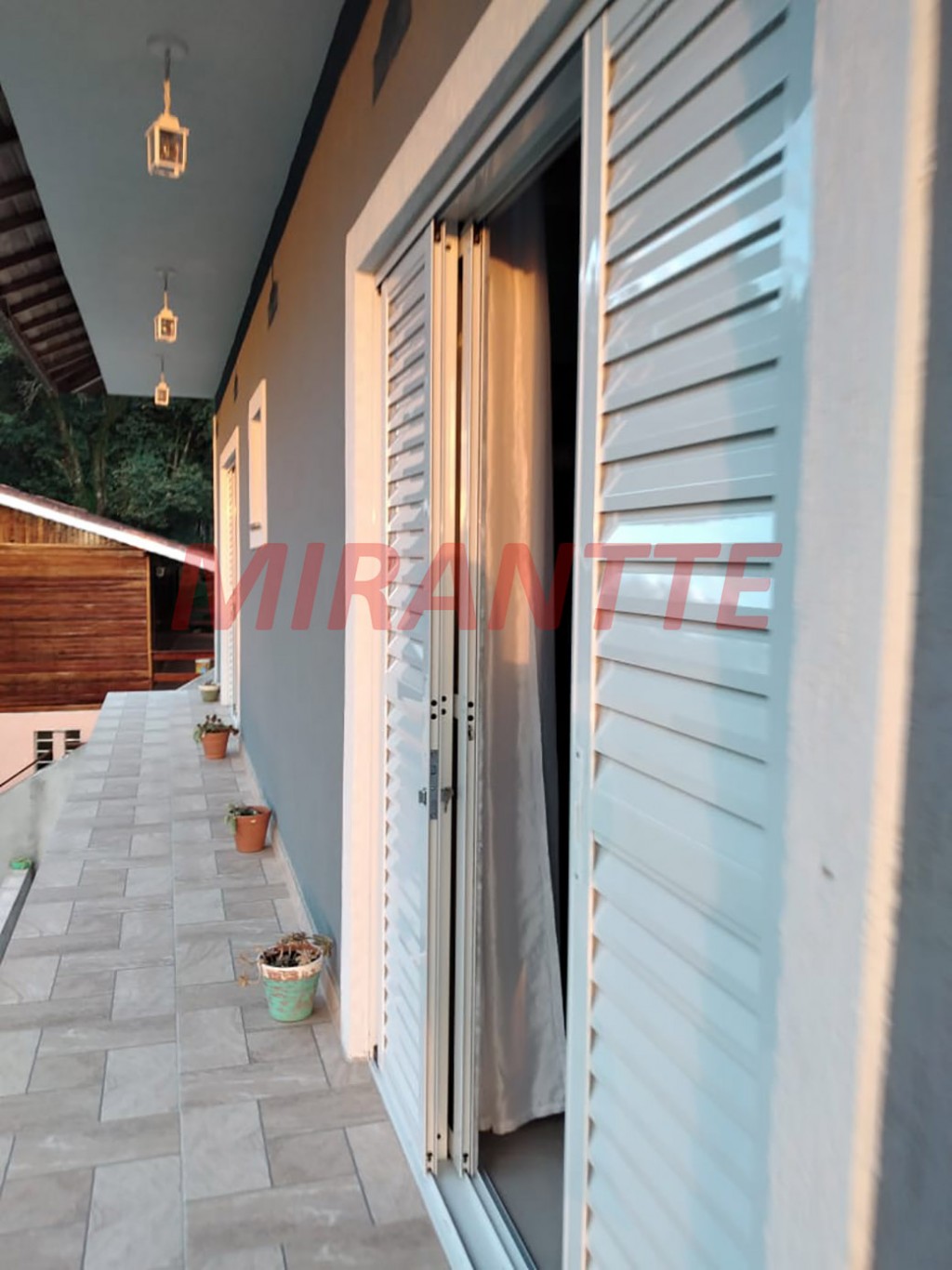 Sobrado de 270m² com 3 quartos em Caieras