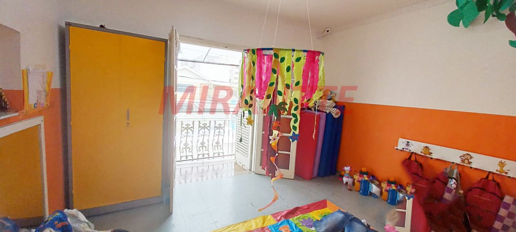Sobrado de 393m² com 3 quartos em Parque Vitoria
