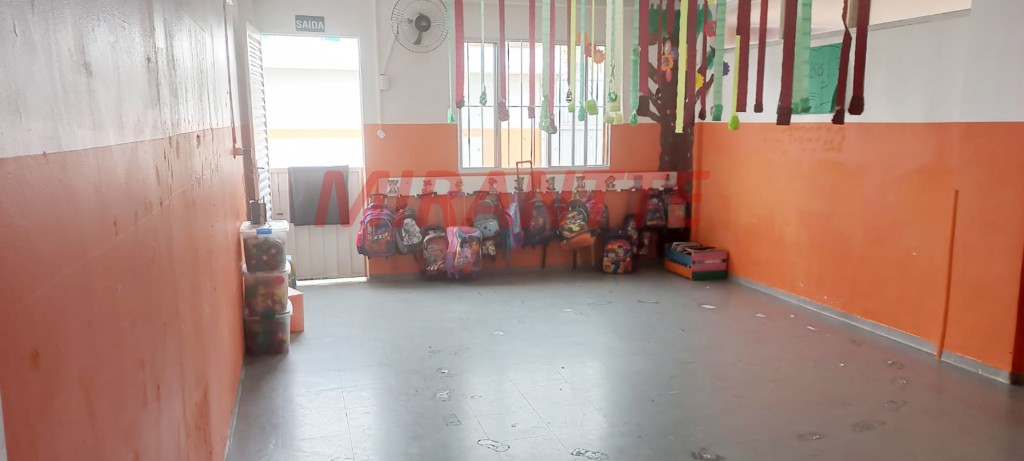 Sobrado de 393m² com 3 quartos em Parque Vitoria