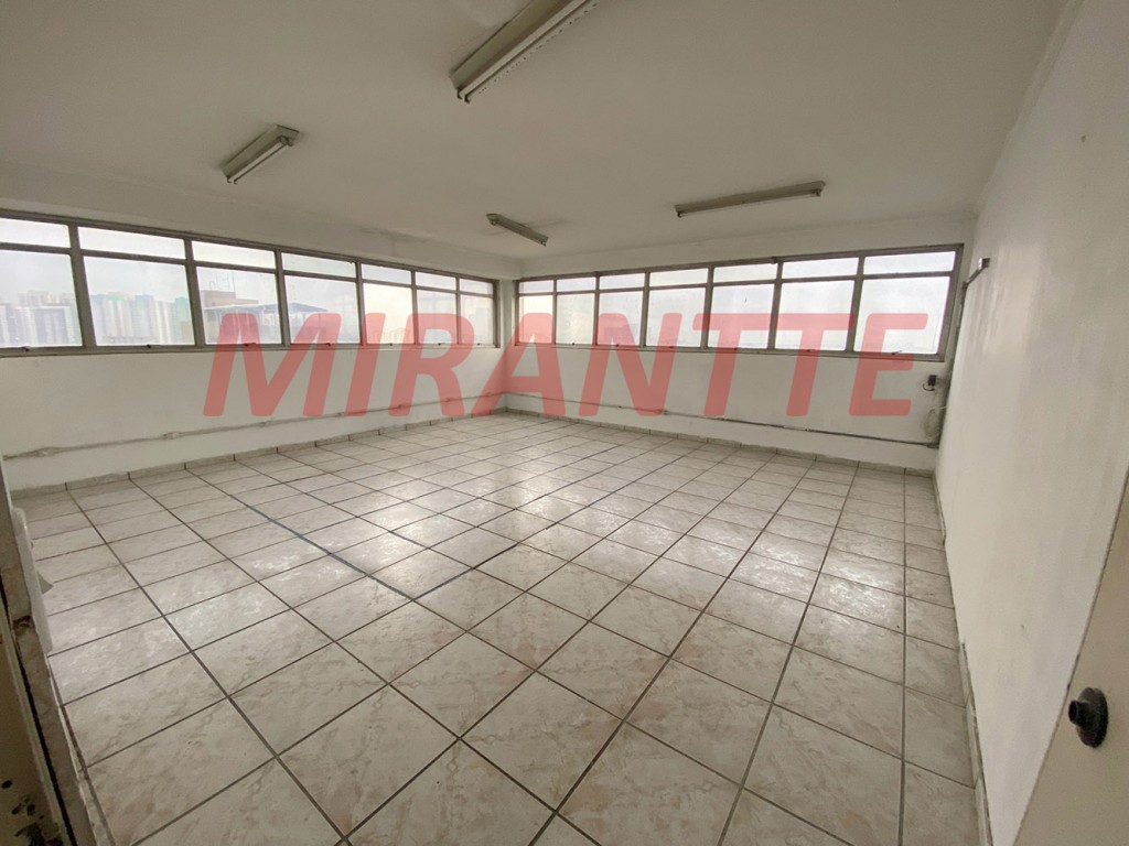Comercial de 388m² em Jardim Santa Mena