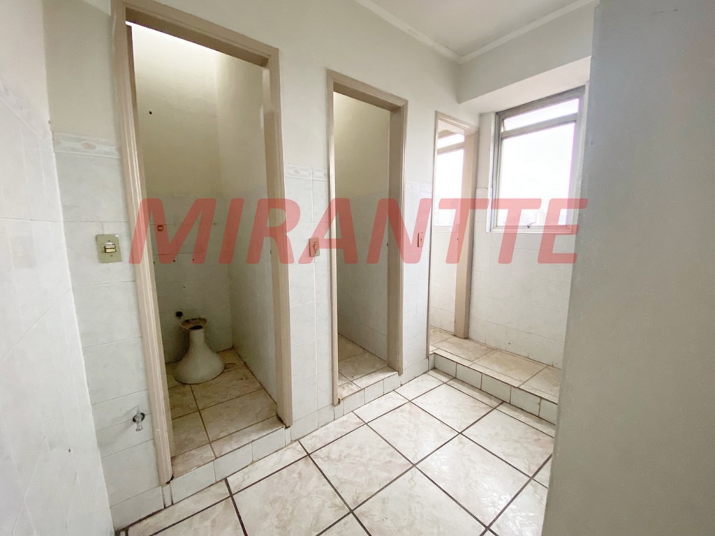 Comercial de 388m² em Jardim Santa Mena