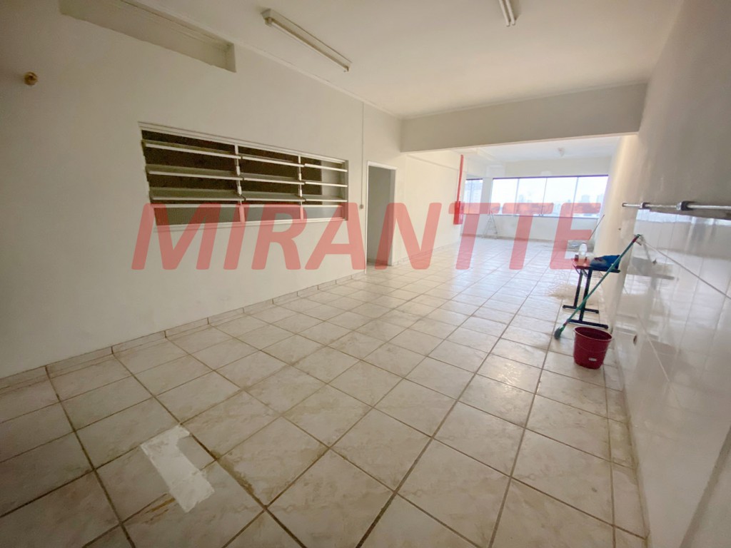 Comercial de 388m² em Jardim Santa Mena