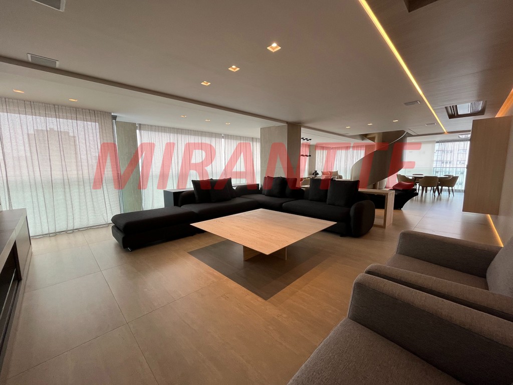 Cobertura de 325m² com 4 quartos em Santana