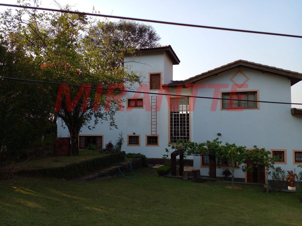 Sobrado de 420m² com 4 quartos em Caieras