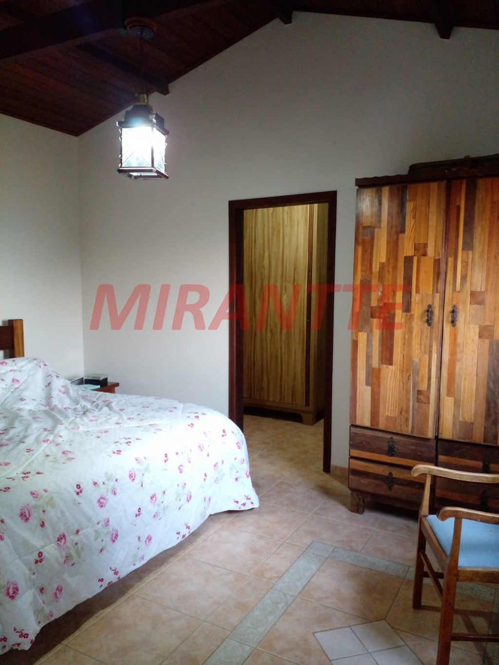 Sobrado de 420m² com 4 quartos em Caieras