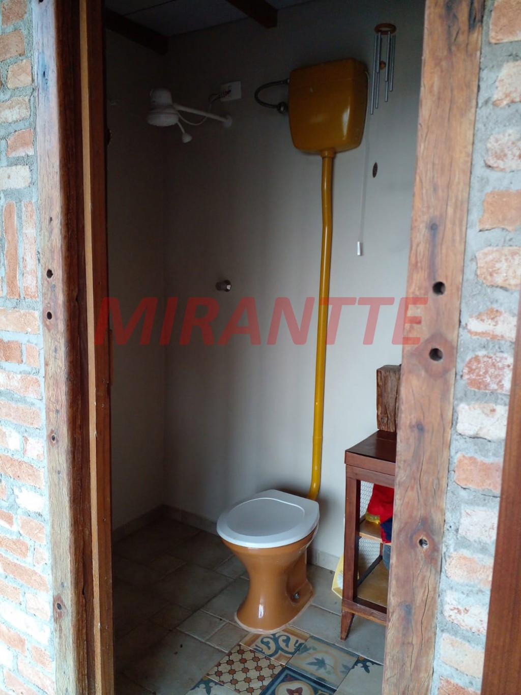 Sobrado de 420m² com 4 quartos em Caieras