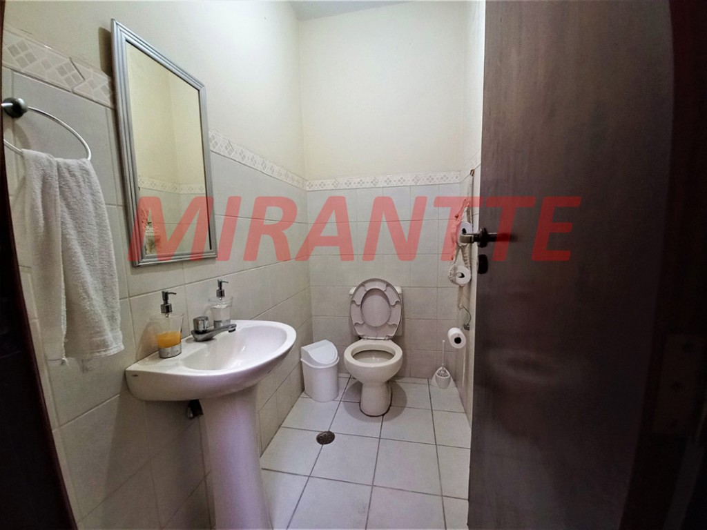 Sobrado de 325m² com 4 quartos em Jardim Guapíra