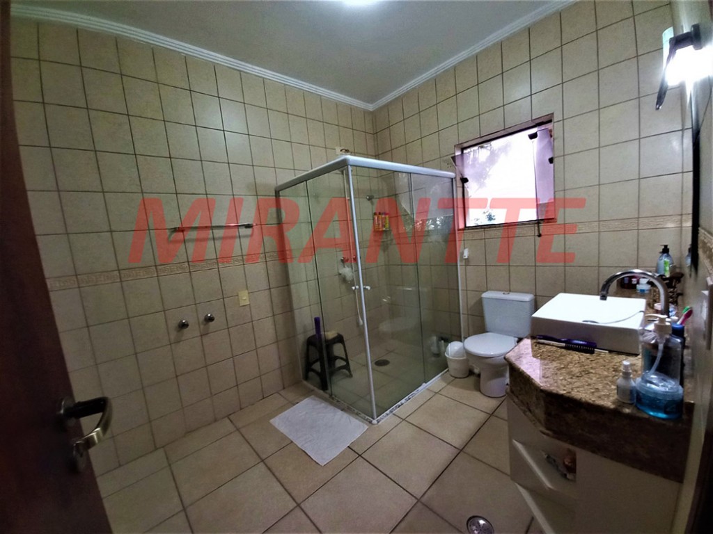 Sobrado de 325m² com 4 quartos em Jardim Guapíra