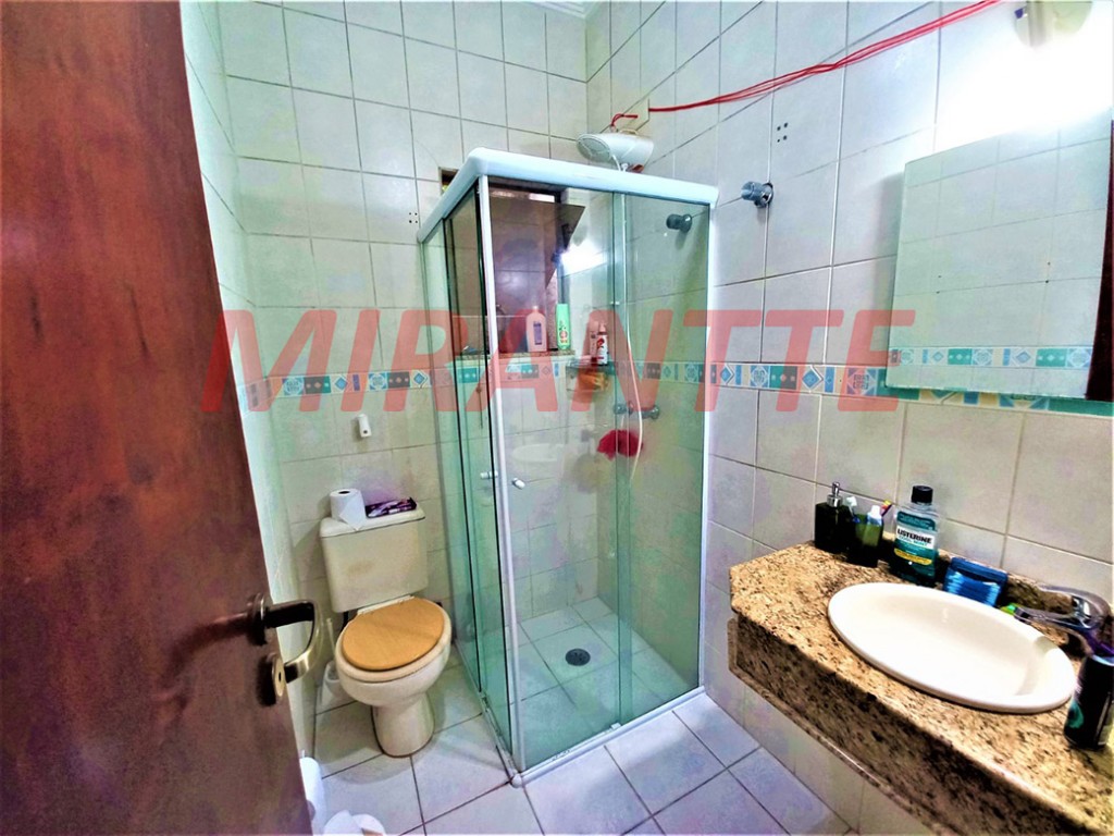 Sobrado de 325m² com 4 quartos em Jardim Guapíra
