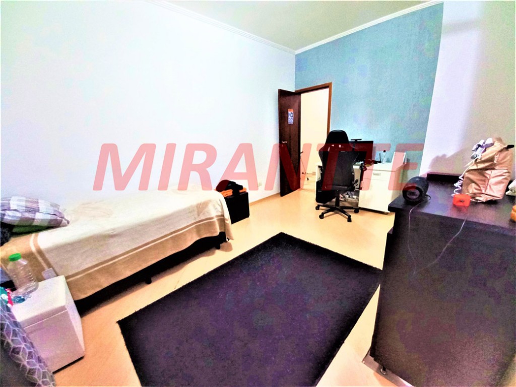 Sobrado de 325m² com 4 quartos em Jardim Guapíra
