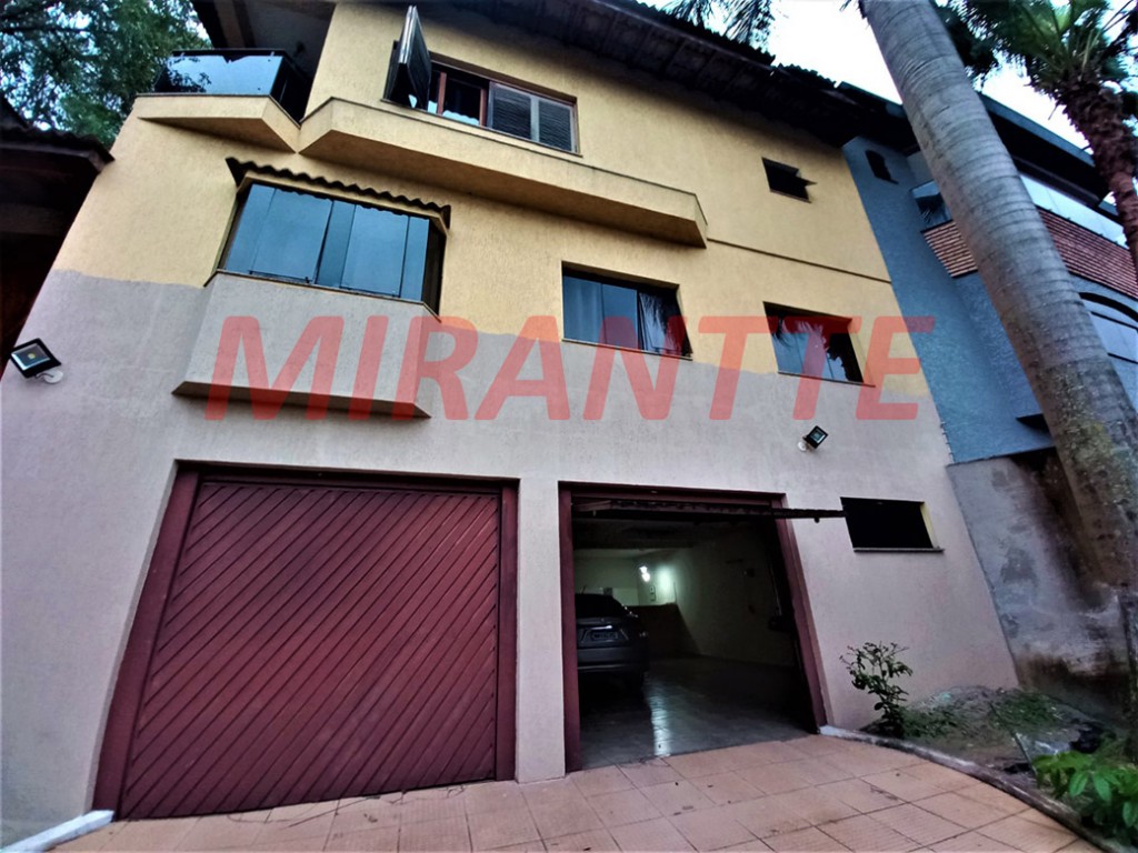 Sobrado de 325m² com 4 quartos em Jardim Guapíra