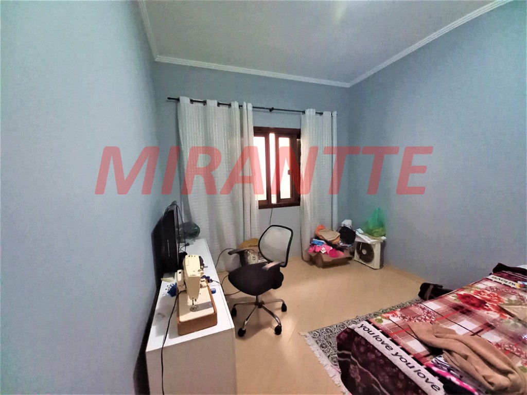 Sobrado de 325m² com 4 quartos em Jardim Guapíra