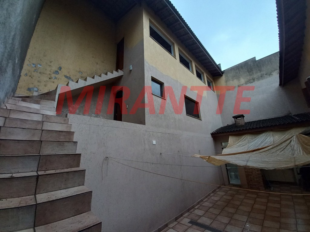 Sobrado de 325m² com 4 quartos em Jardim Guapíra