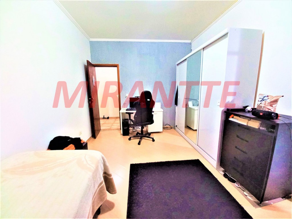 Sobrado de 325m² com 4 quartos em Jardim Guapíra
