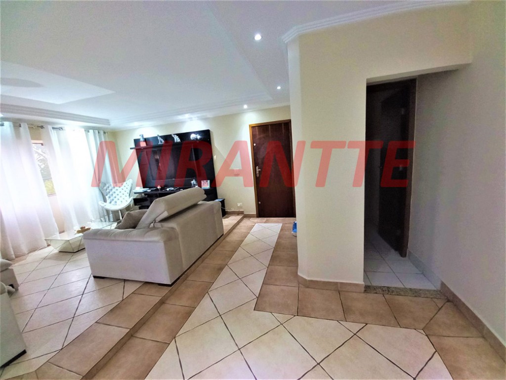 Sobrado de 325m² com 4 quartos em Jardim Guapíra