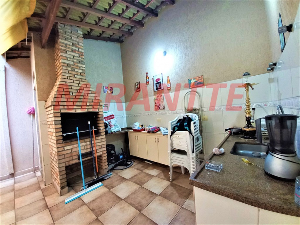 Sobrado de 325m² com 4 quartos em Jardim Guapíra