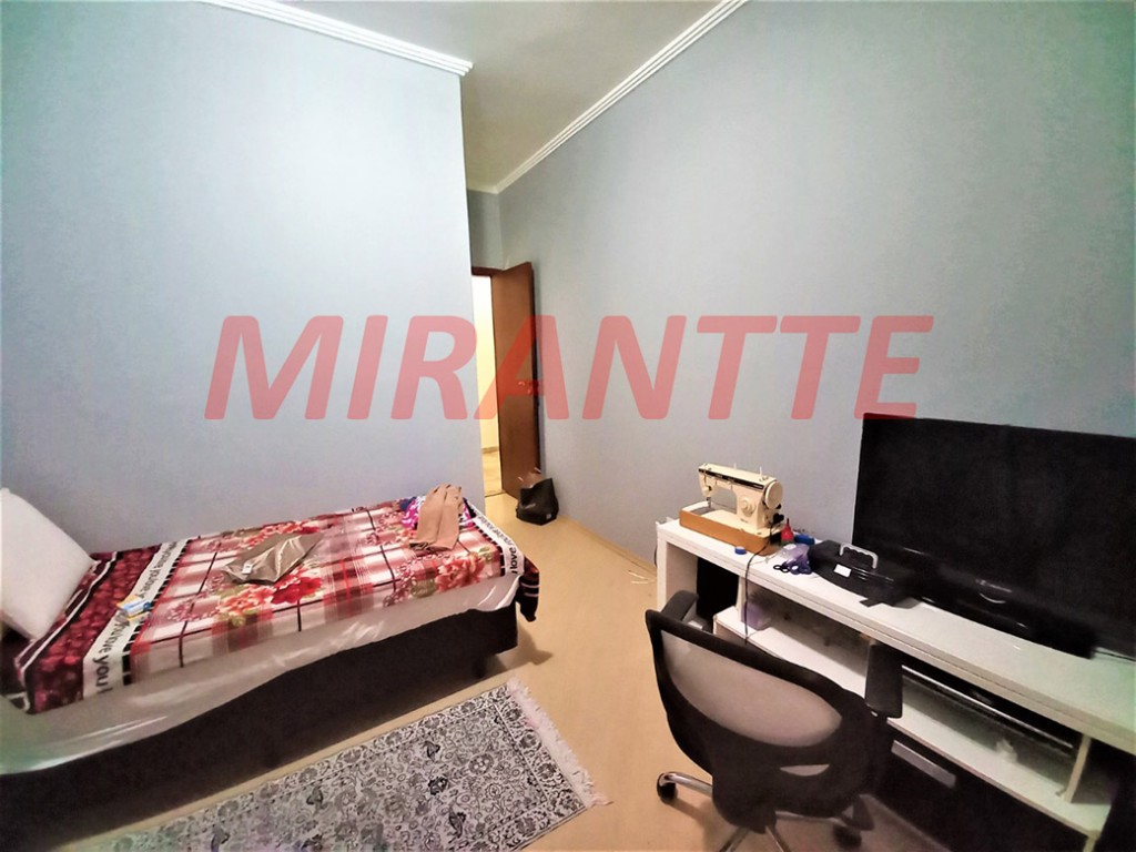 Sobrado de 325m² com 4 quartos em Jardim Guapíra