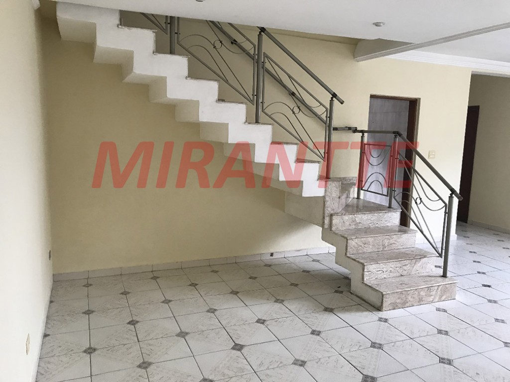 Sobrado de 232m² com 4 quartos em Vila Rica