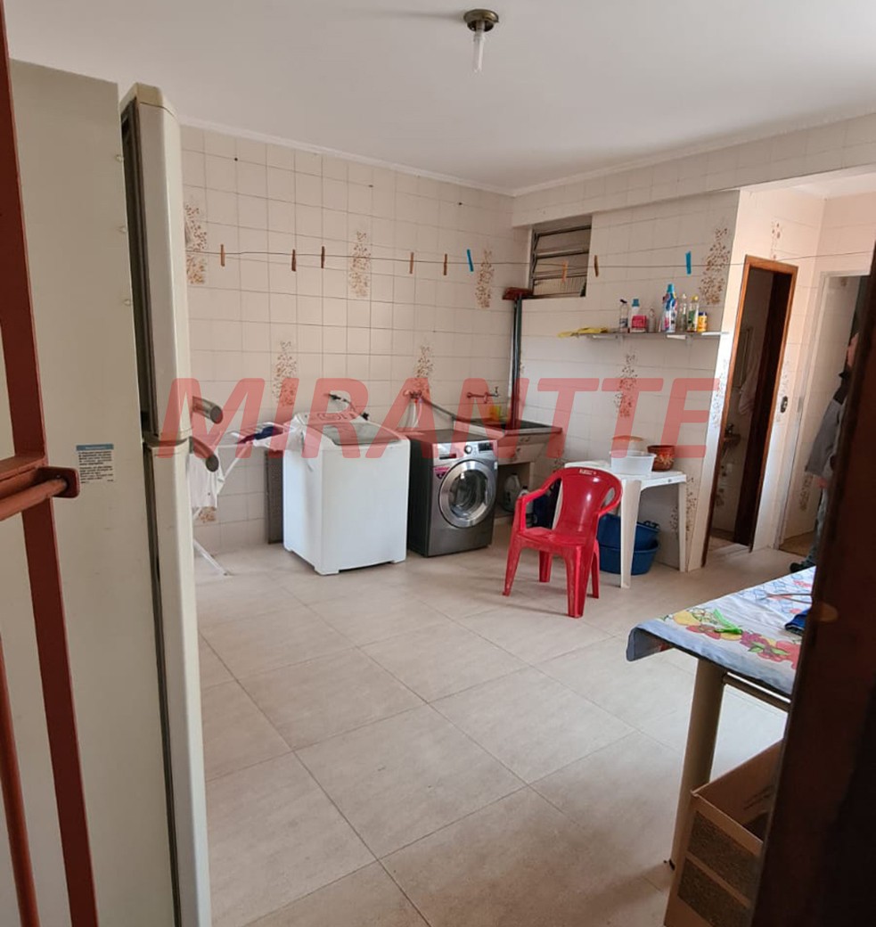 Sobrado de 312m² com 3 quartos em Vila Pereira Barreto