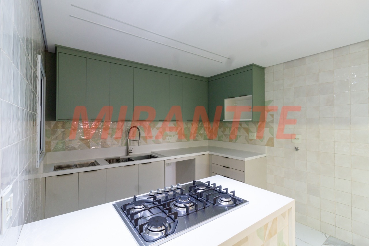 Sobrado de 220m² com 3 quartos em Santa Teresinha