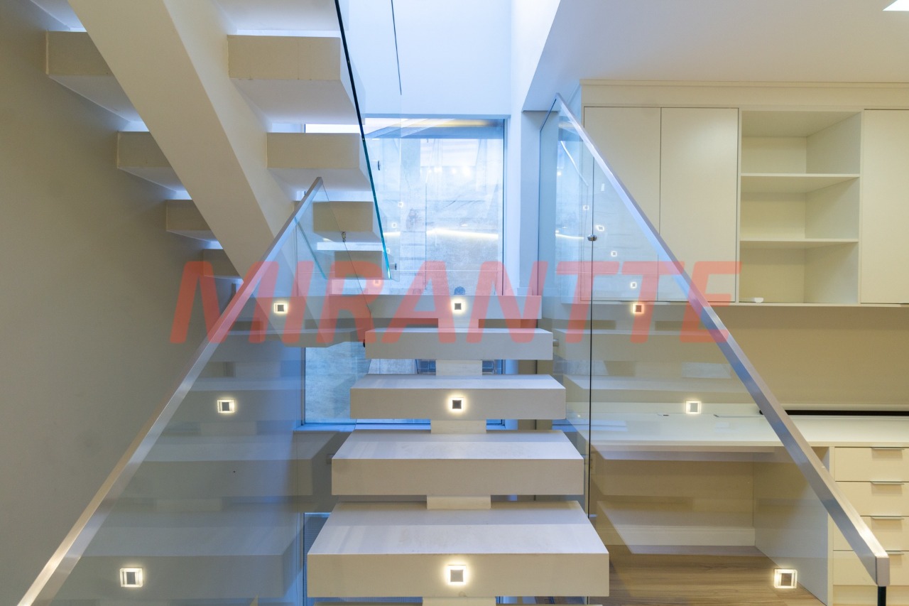 Sobrado de 220m² com 3 quartos em Santa Teresinha