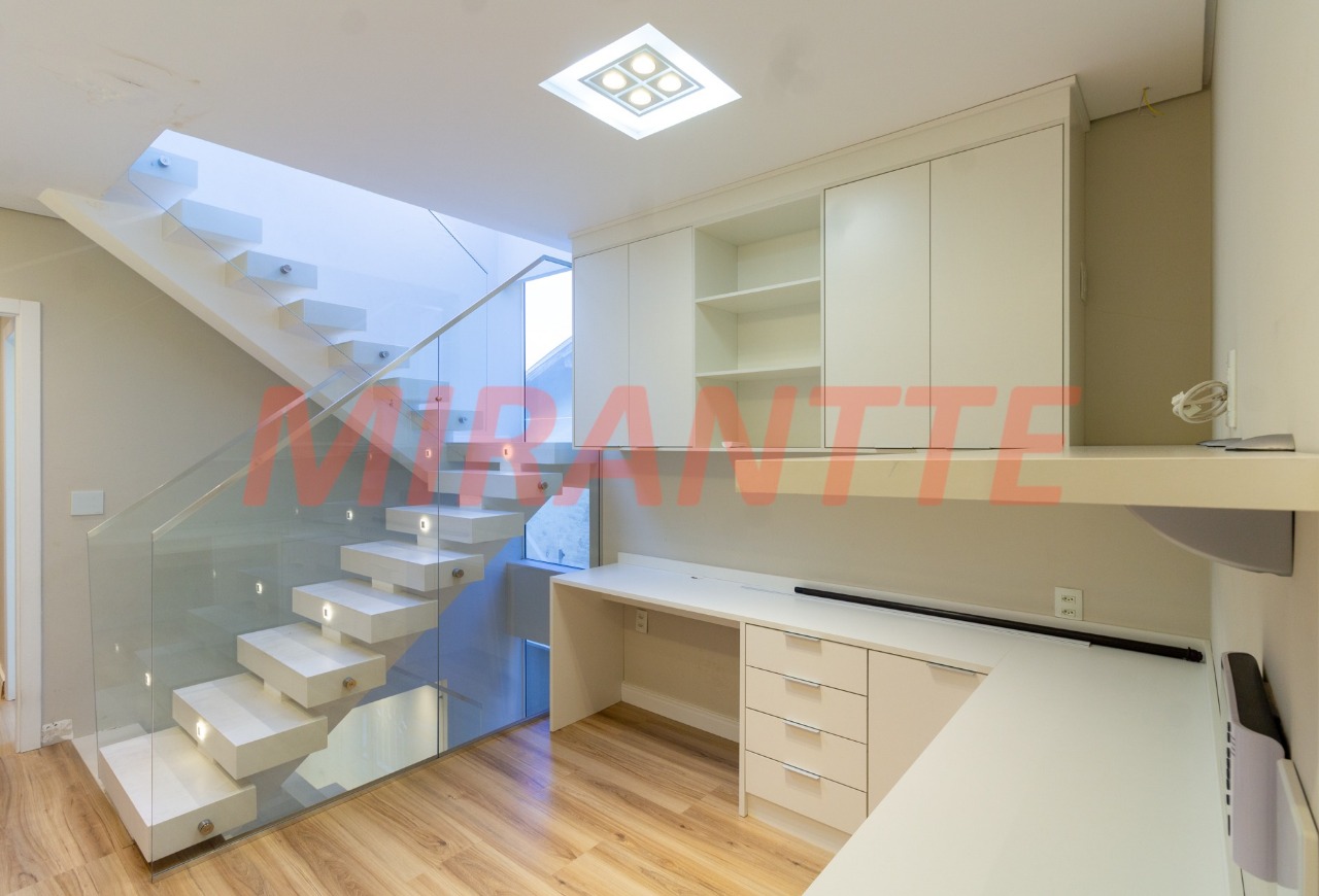 Sobrado de 220m² com 3 quartos em Santa Teresinha