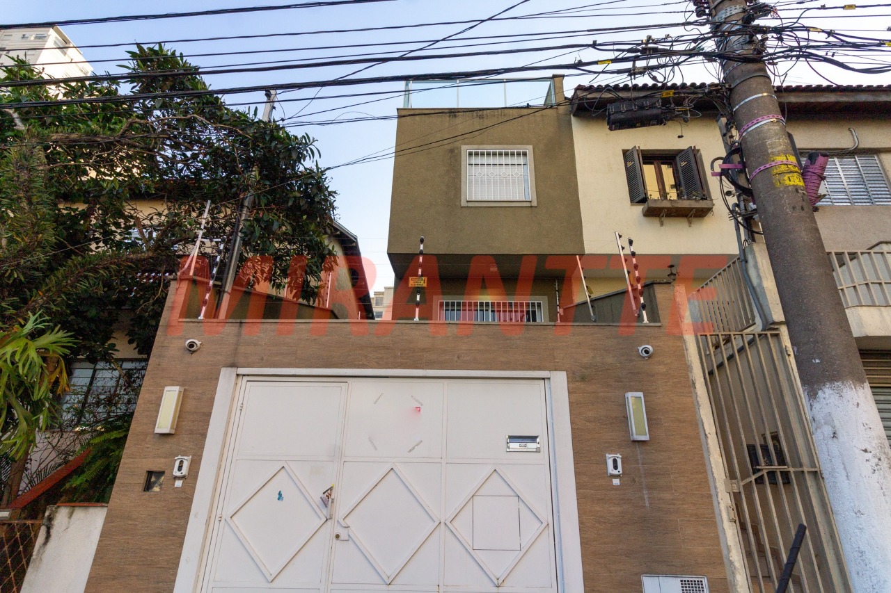 Sobrado de 220m² com 3 quartos em Santa Teresinha