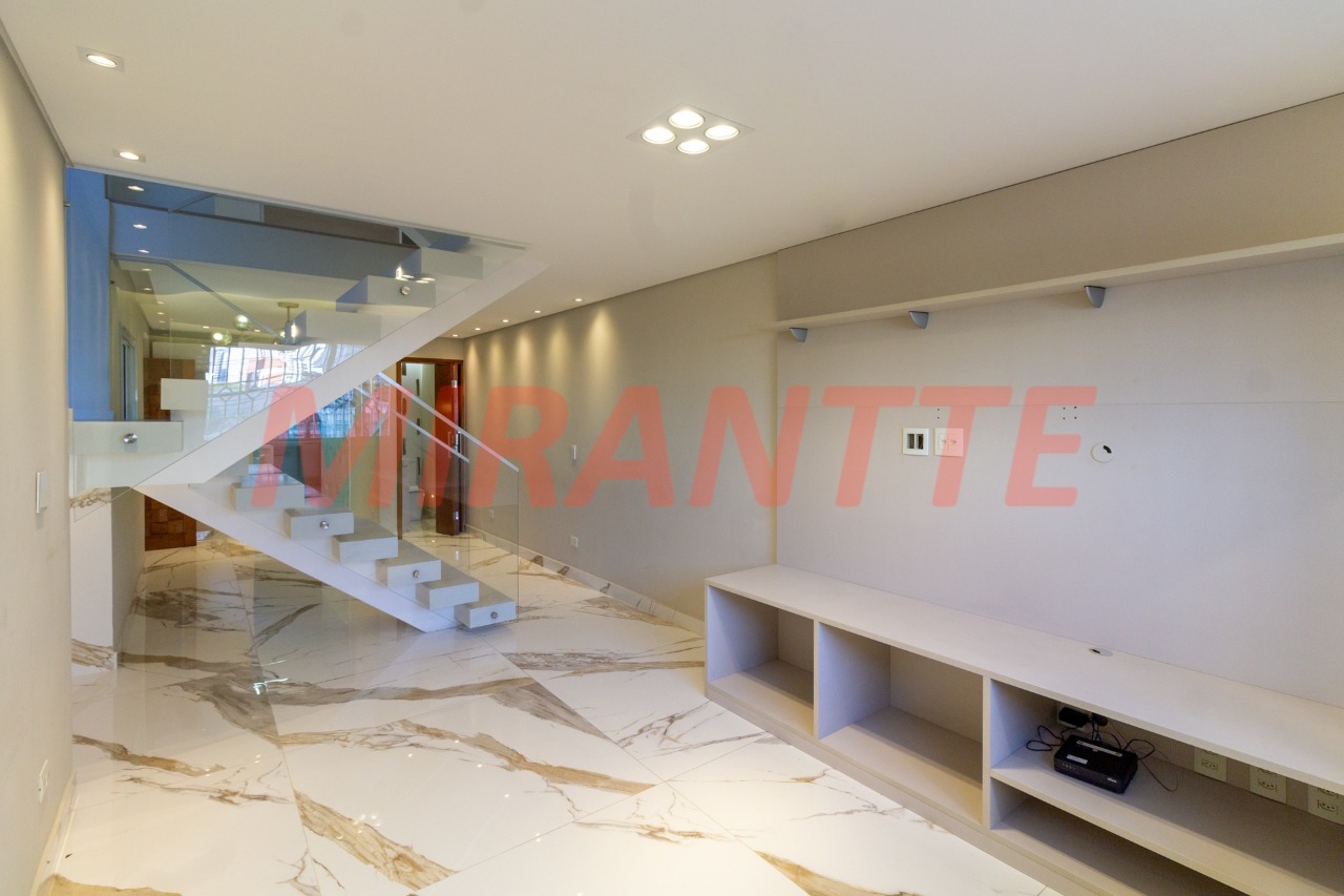 Sobrado de 220m² com 3 quartos em Santa Teresinha
