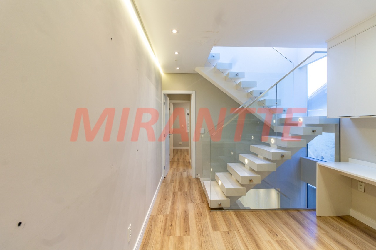 Sobrado de 220m² com 3 quartos em Santa Teresinha