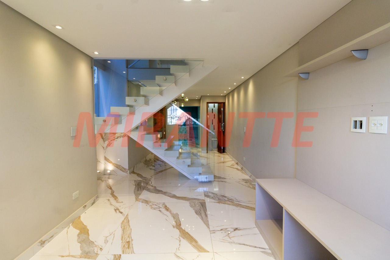 Sobrado de 220m² com 3 quartos em Santa Teresinha