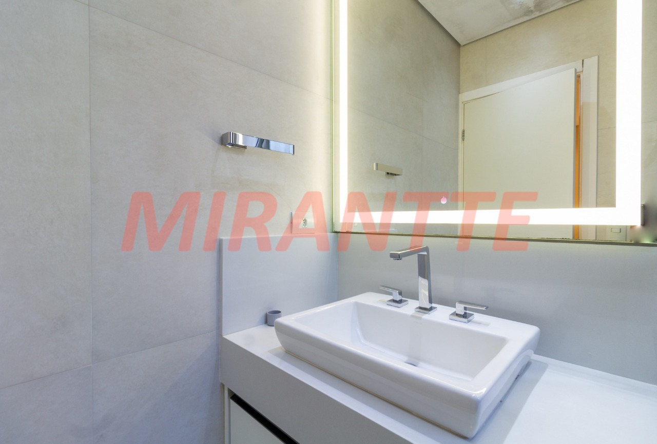 Sobrado de 220m² com 3 quartos em Santa Teresinha