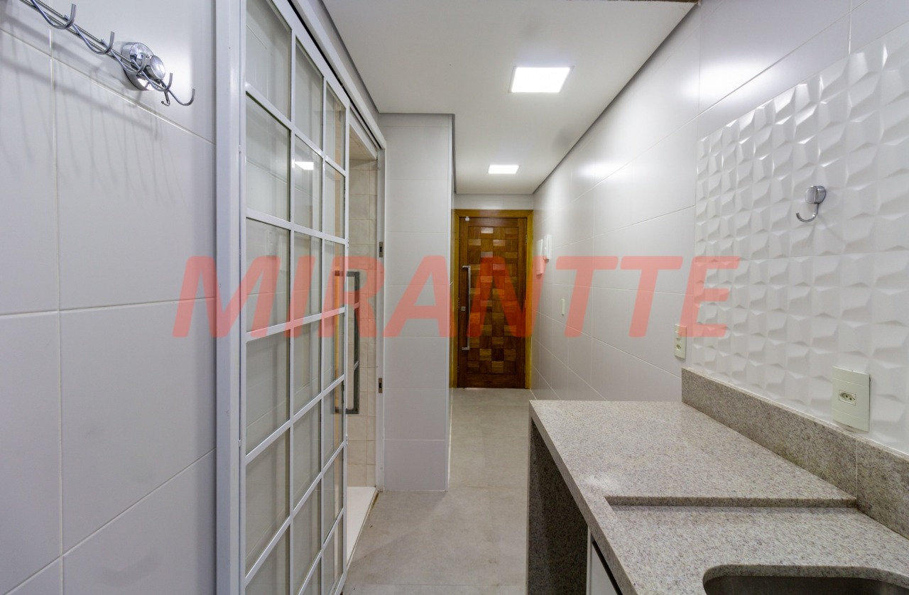 Sobrado de 220m² com 3 quartos em Santa Teresinha