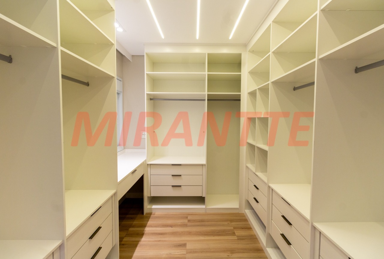 Sobrado de 220m² com 3 quartos em Santa Teresinha