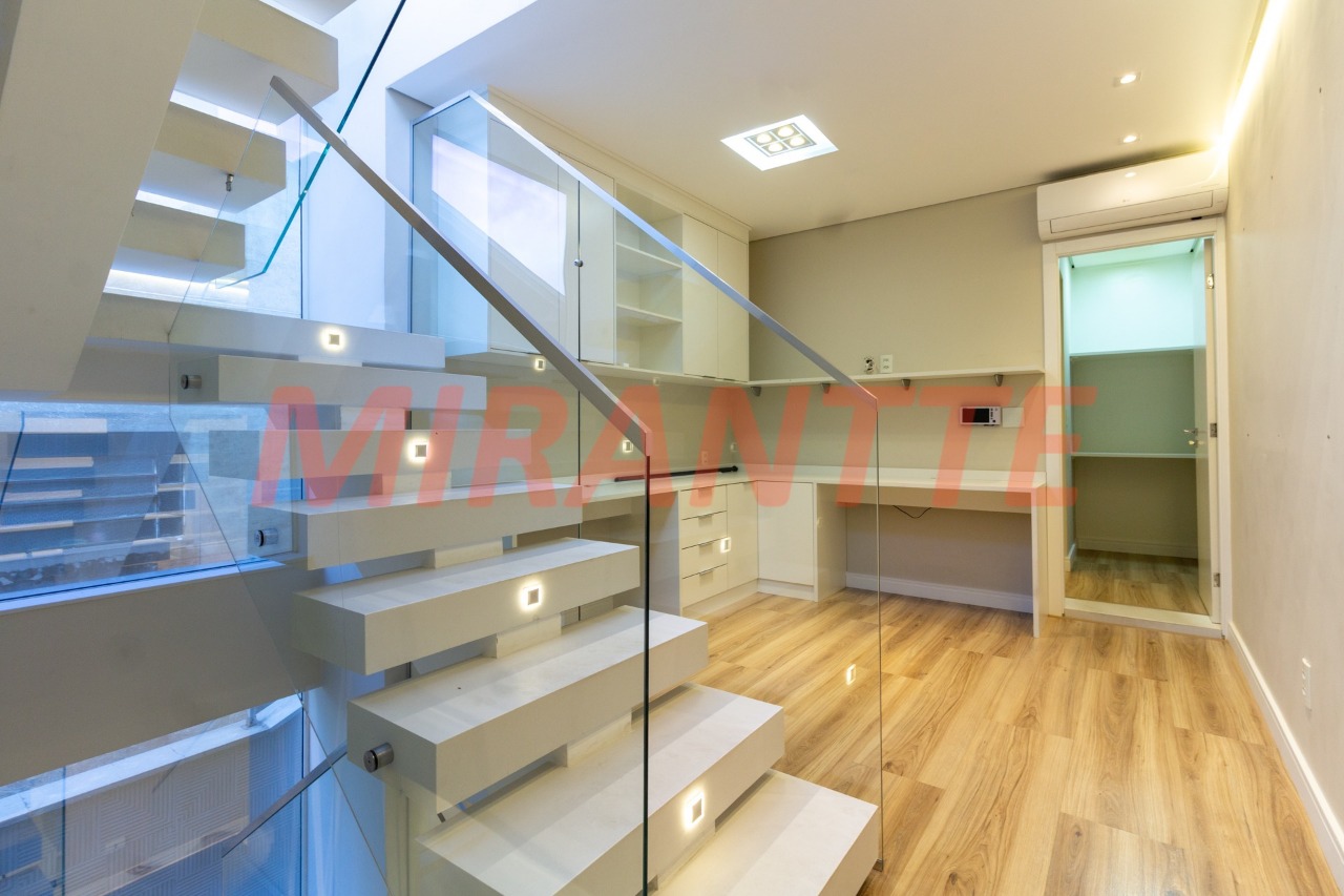 Sobrado de 220m² com 3 quartos em Santa Teresinha