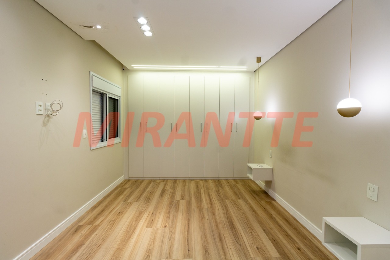 Sobrado de 220m² com 3 quartos em Santa Teresinha
