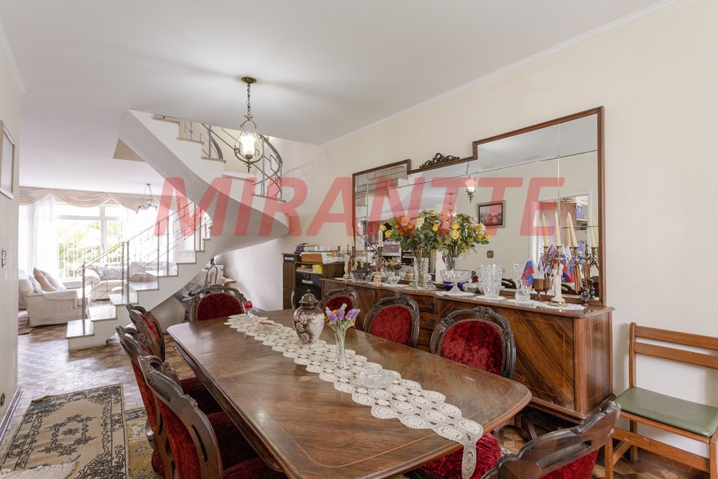 Sobrado de 276m² com 3 quartos em Jardim Virginia Bianca