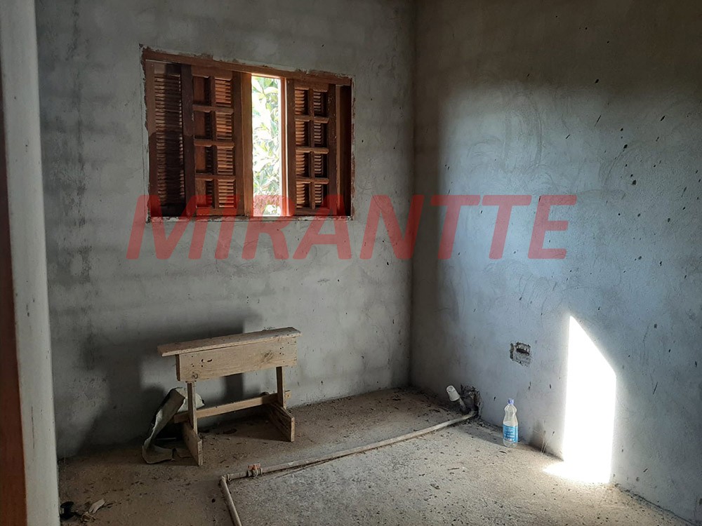 Sobrado de 200m² com 5 quartos em Serra Da Cantareira