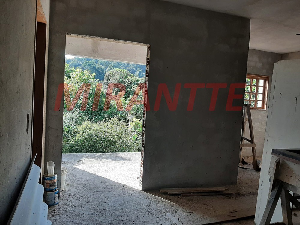 Sobrado de 200m² com 5 quartos em Serra Da Cantareira
