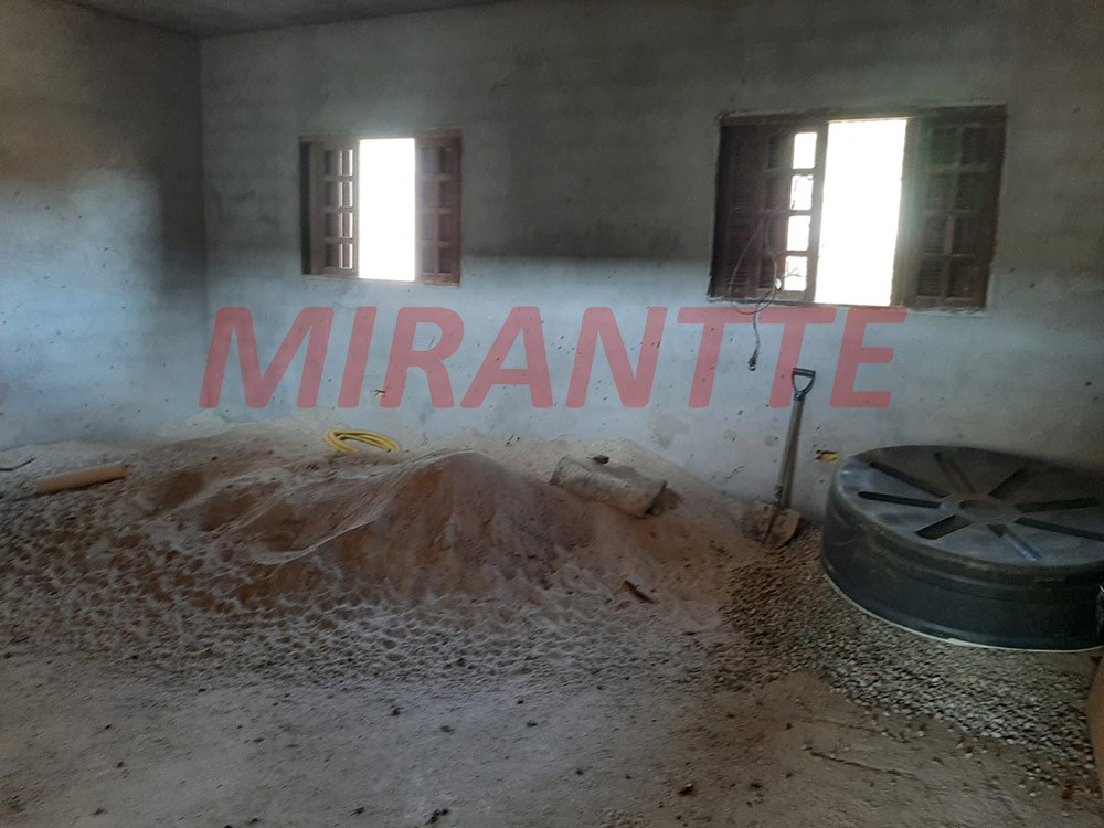 Sobrado de 200m² com 5 quartos em Serra Da Cantareira