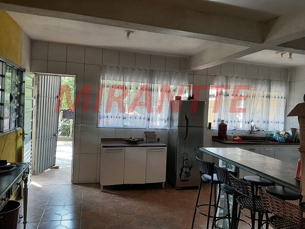 Sobrado de 200m² com 5 quartos em Serra Da Cantareira