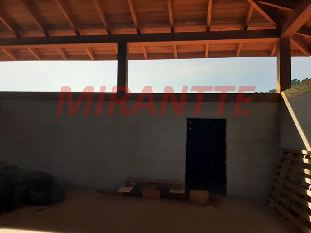 Sobrado de 200m² com 5 quartos em Serra Da Cantareira