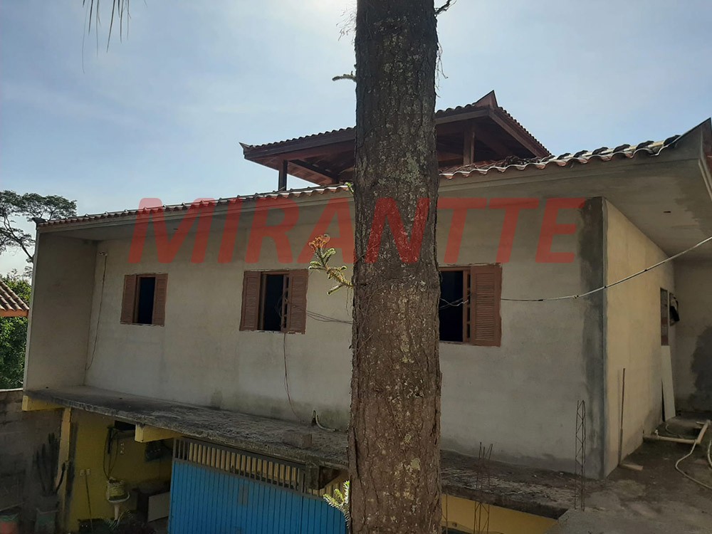Sobrado de 200m² com 5 quartos em Serra Da Cantareira