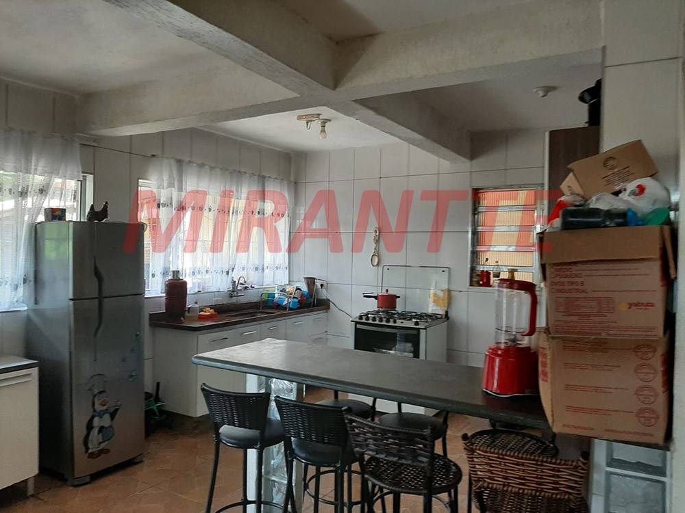 Sobrado de 200m² com 5 quartos em Serra Da Cantareira